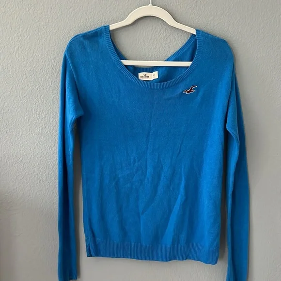 Hollister women’s XS royal blue sweater, EUC, barely worn. - Picture 1 of 6